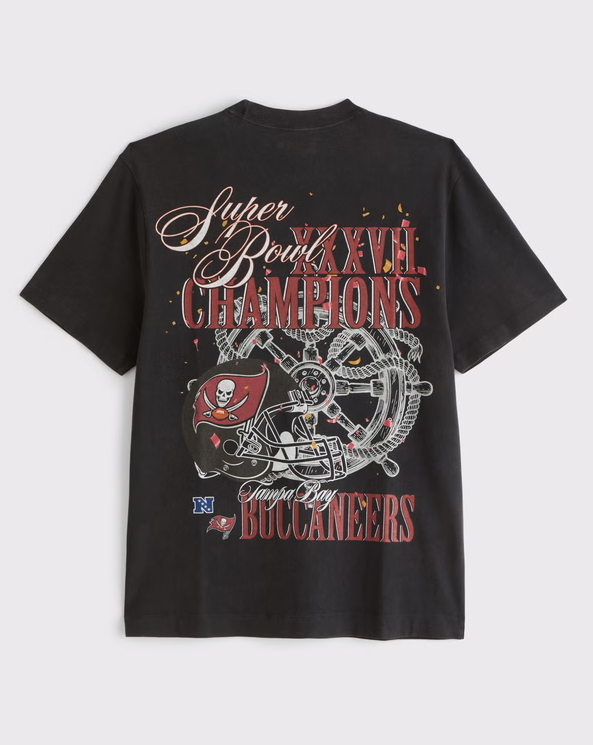 Tampa Bay Buccaneers Graphic Tee - Vintage NFL Fan Shirt