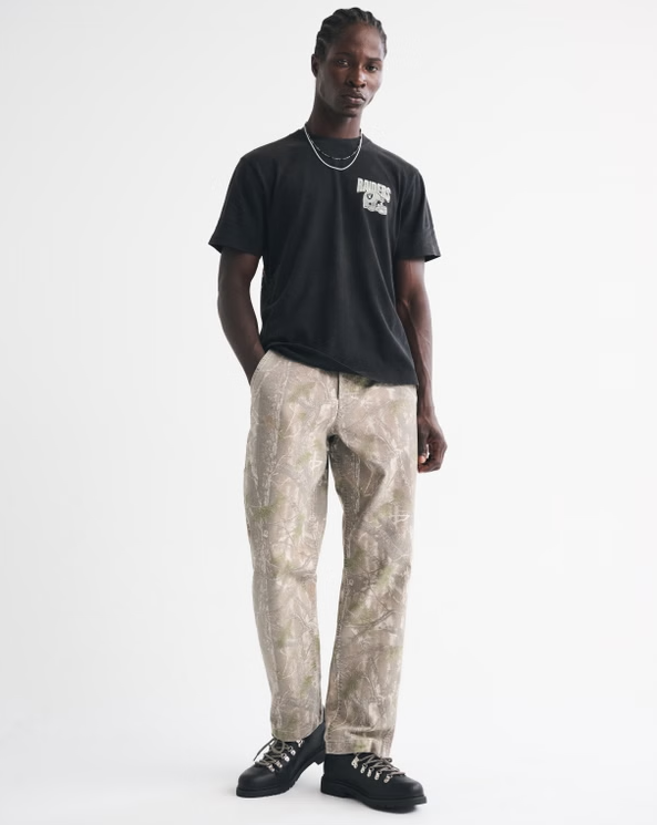 Las Vegas Raiders Graphic Tee - Vintage NFL Fan Shirt